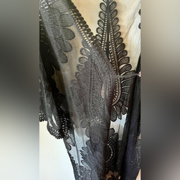 Cotton thread embroidered sheer tunic/robe - Picture 2 of 4